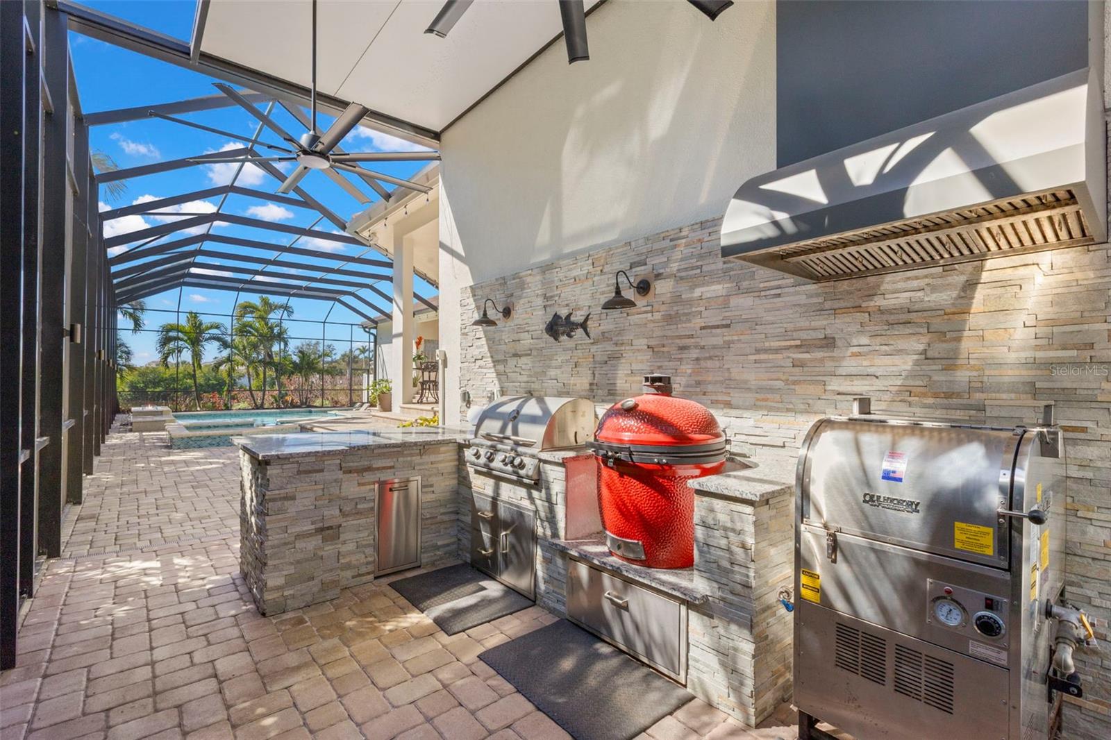 TB8477321 Property Photo