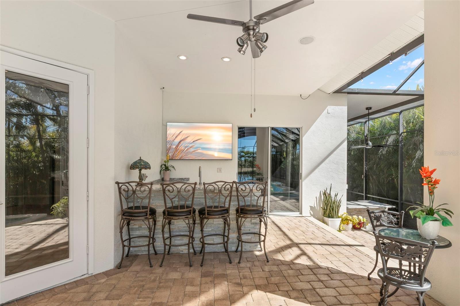 TB8477321 Property Photo