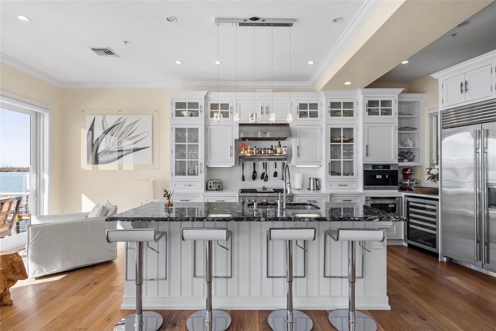 A4682930 Property Photo