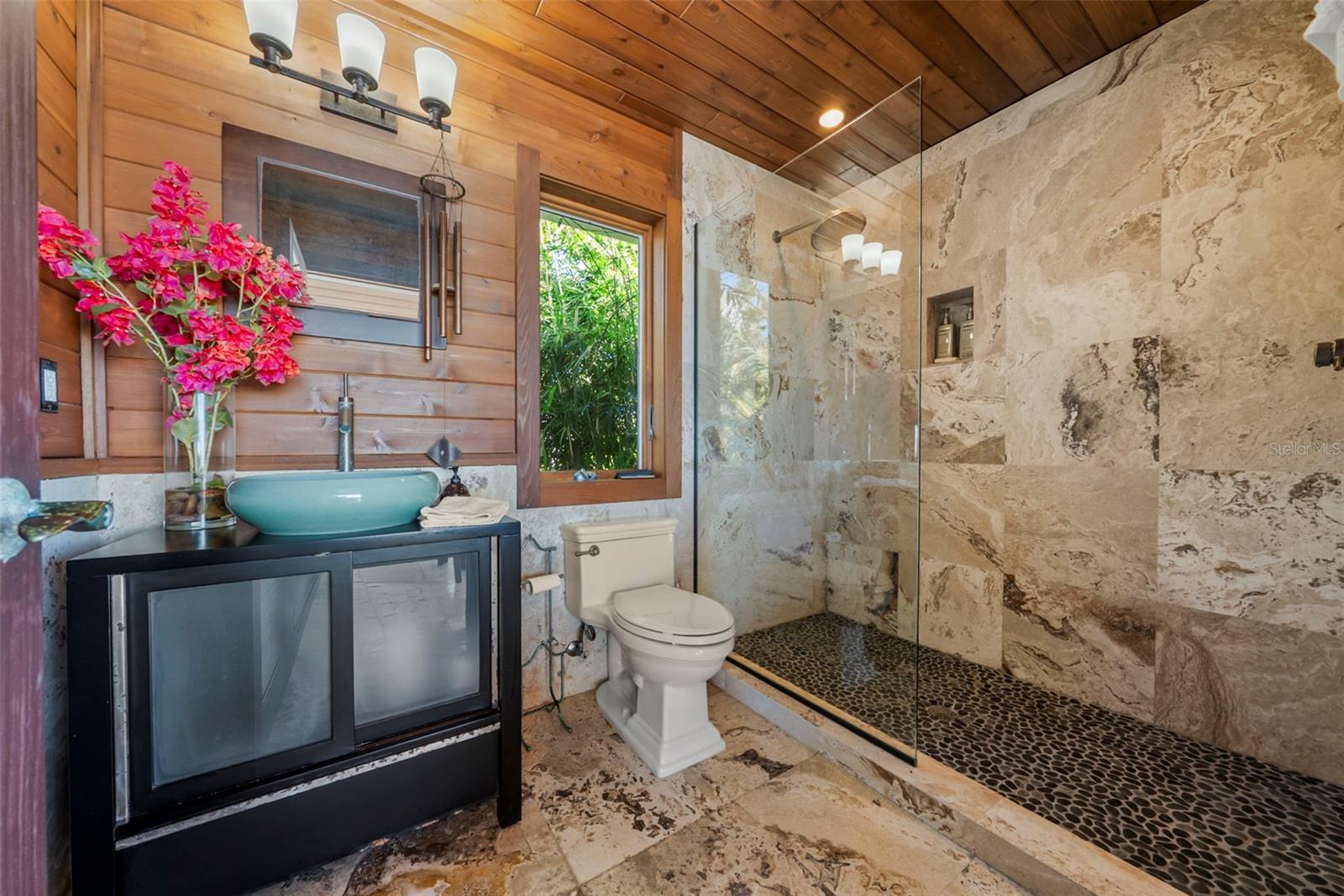 A4682930 Property Photo