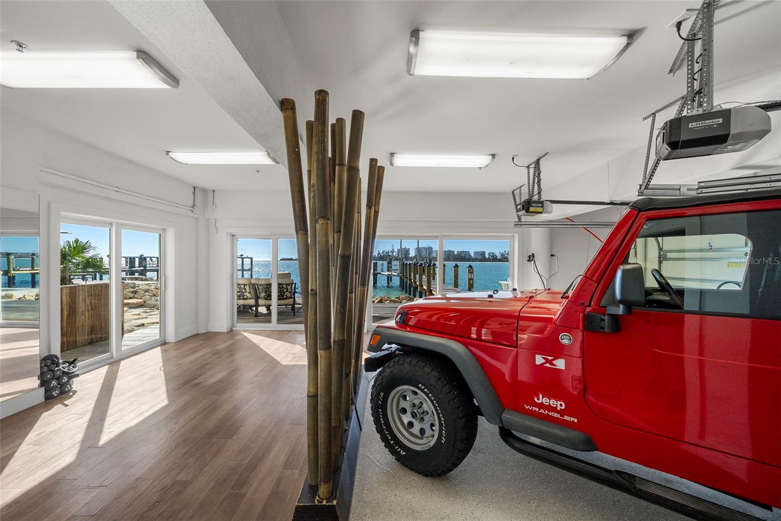 A4682930 Property Photo