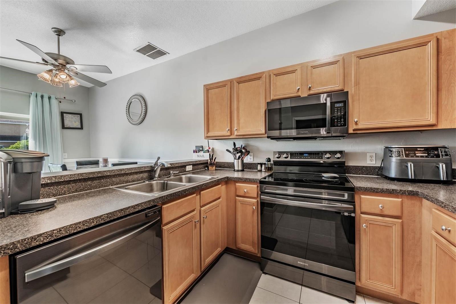 9092 IRON OAK AVE, TAMPA, FL, 33647