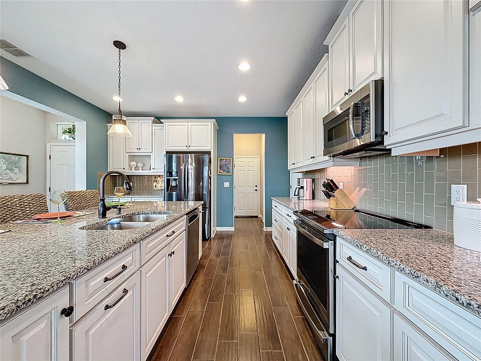 1914 LAKE WATERS PL, LUTZ, FL, 33558