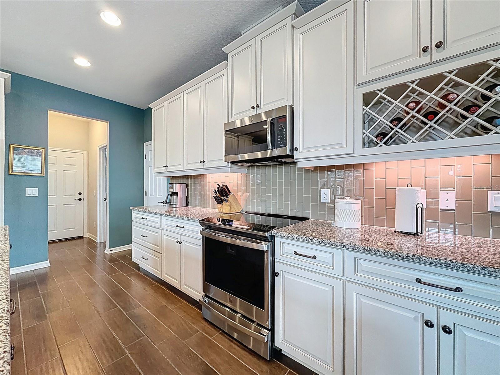 1914 LAKE WATERS PL, LUTZ, FL, 33558