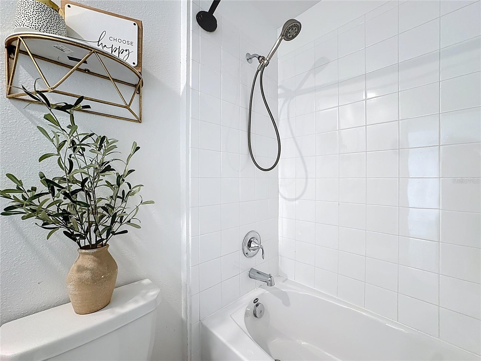 6952 DILLY LAKE AVE, GROVELAND, FL, 34736