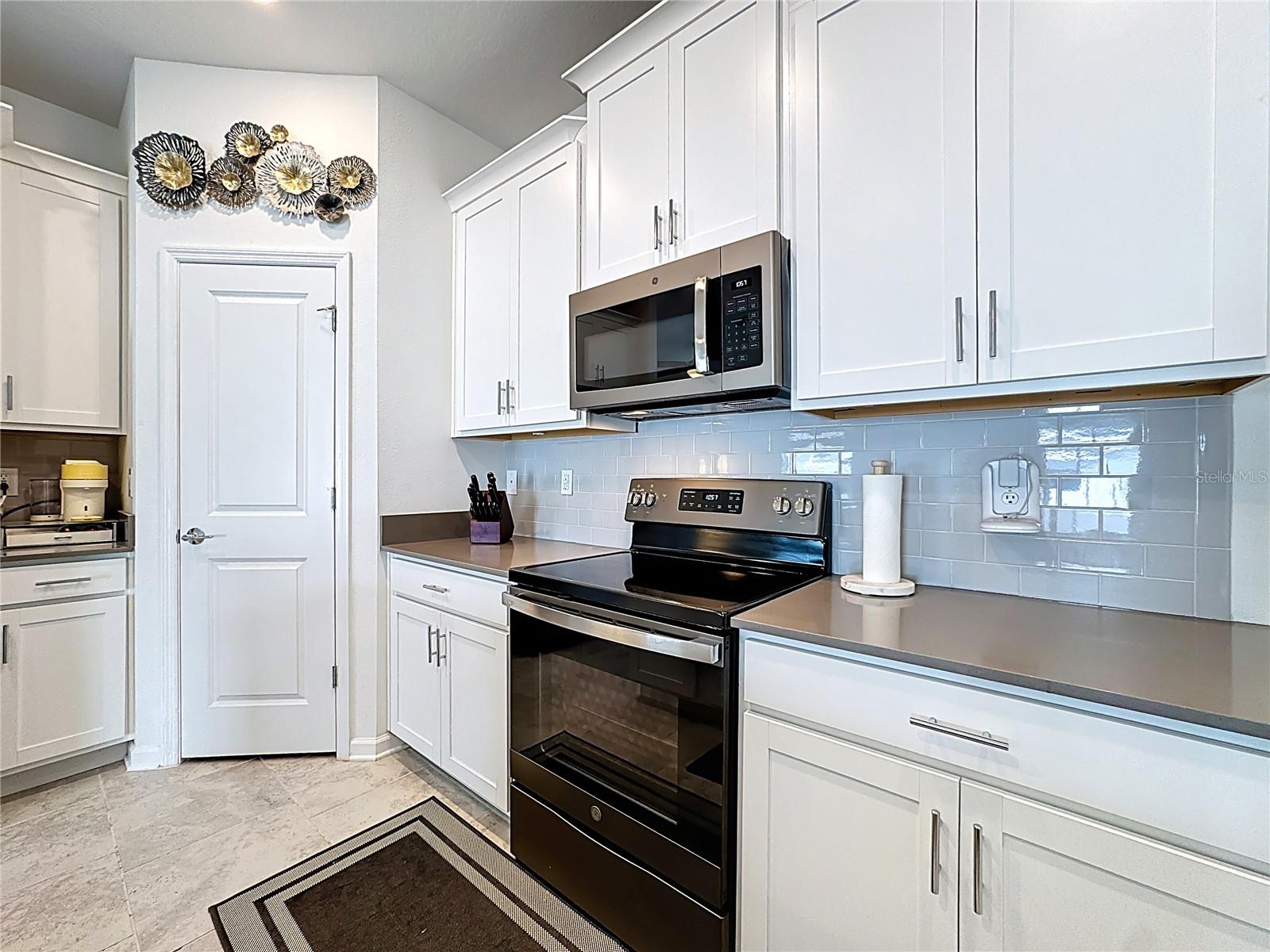 6952 DILLY LAKE AVE, GROVELAND, FL, 34736