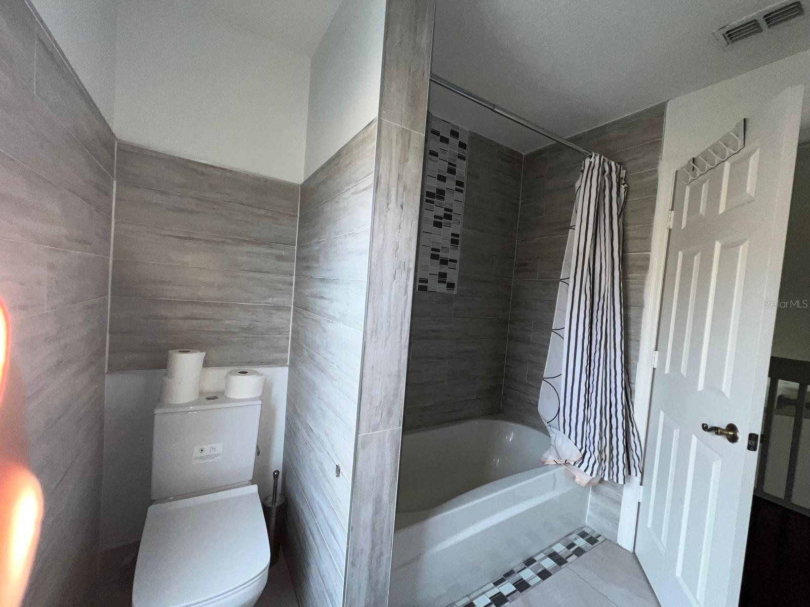 6417 WINDER OAKS BLVD, ORLANDO, FL, 32819