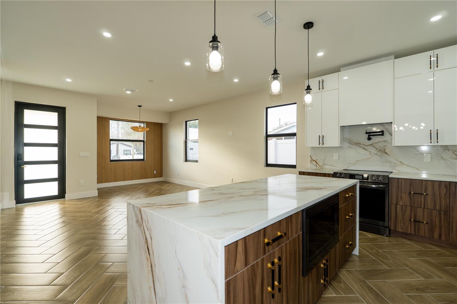 12905 WORCHESTER AVE, TAMPA, FL, 33624