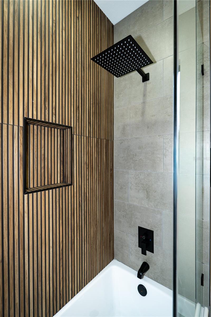 12905 WORCHESTER AVE, TAMPA, FL, 33624