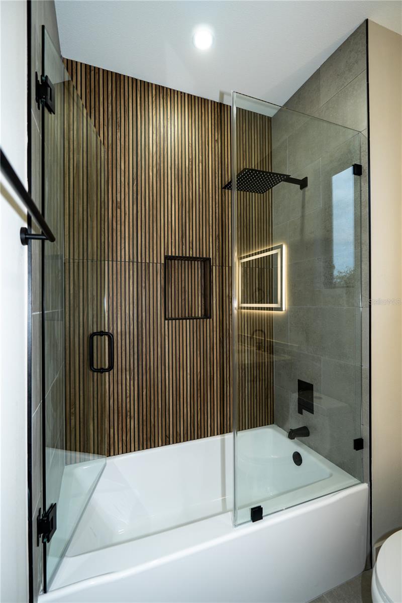 12905 WORCHESTER AVE, TAMPA, FL, 33624