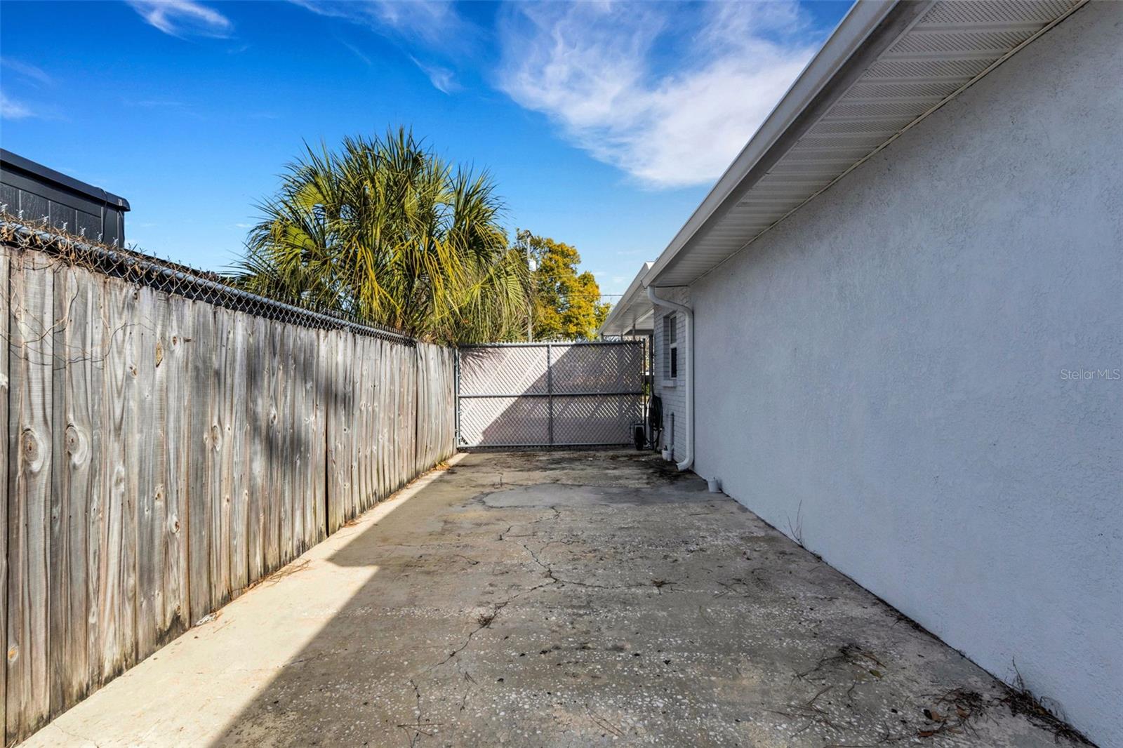 2914 W LAKE AVE, TAMPA, FL, 33607