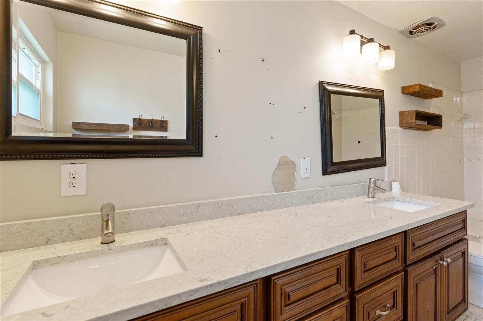 138 DAVISON AVE NE, ST PETERSBURG, FL, 33703