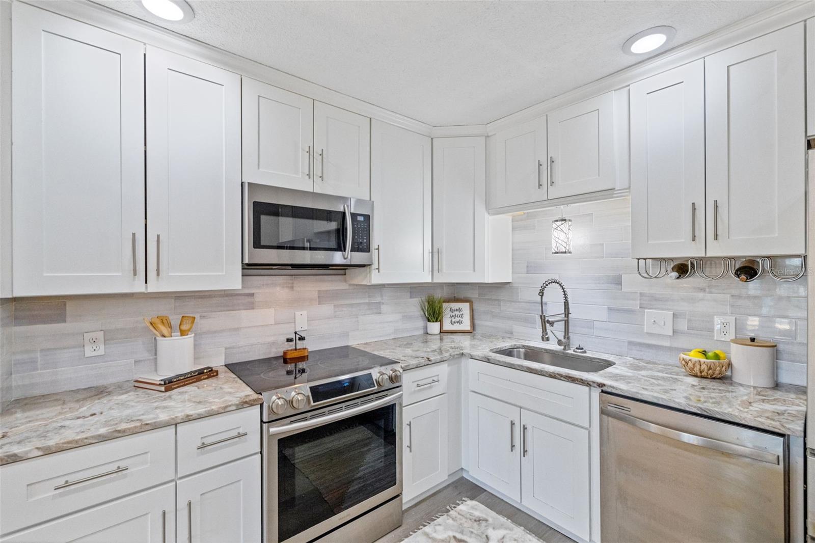 5533 ATLANTIC AVE N, ST PETERSBURG, FL, 33703