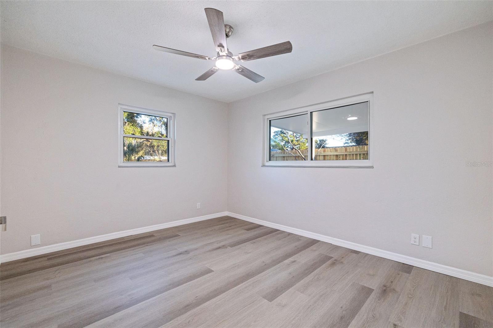 5533 ATLANTIC AVE N, ST PETERSBURG, FL, 33703