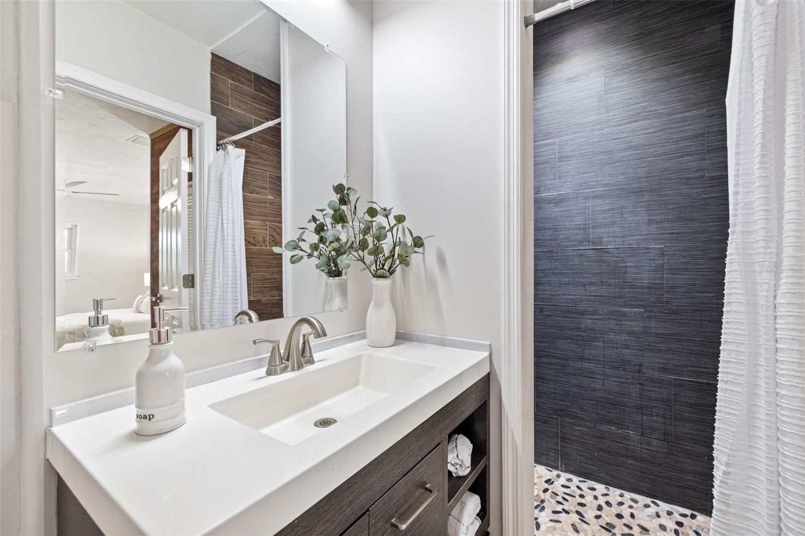 5533 ATLANTIC AVE N, ST PETERSBURG, FL, 33703