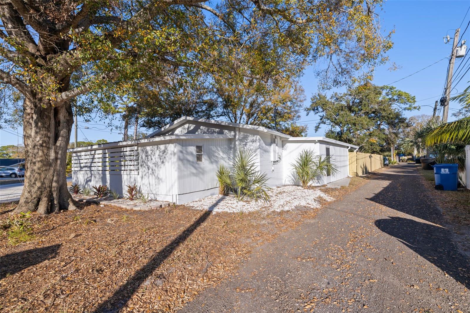 5533 ATLANTIC AVE N, ST PETERSBURG, FL, 33703