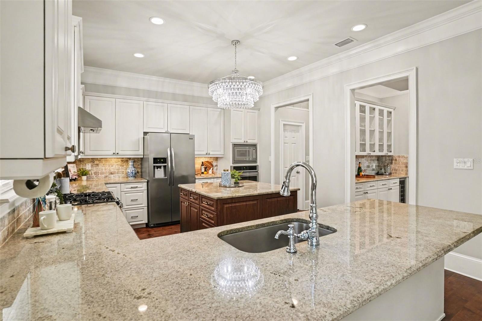 3014 W WAVERLY AVE, TAMPA, FL, 33629