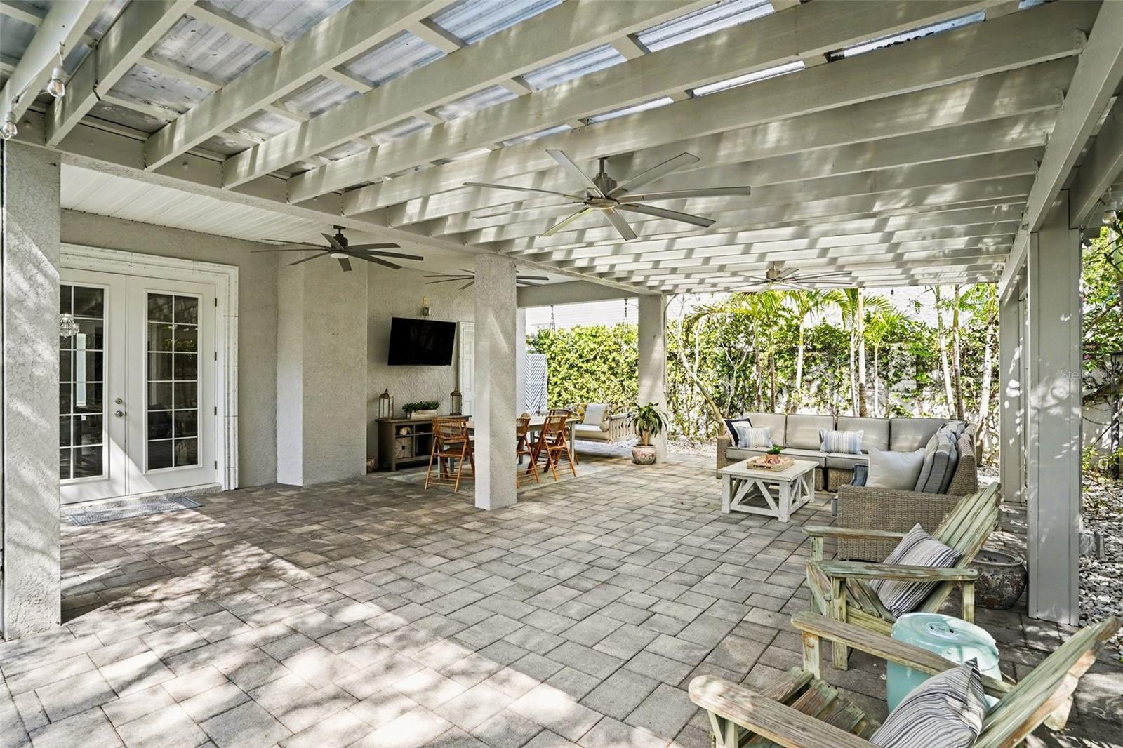 3014 W WAVERLY AVE, TAMPA, FL, 33629
