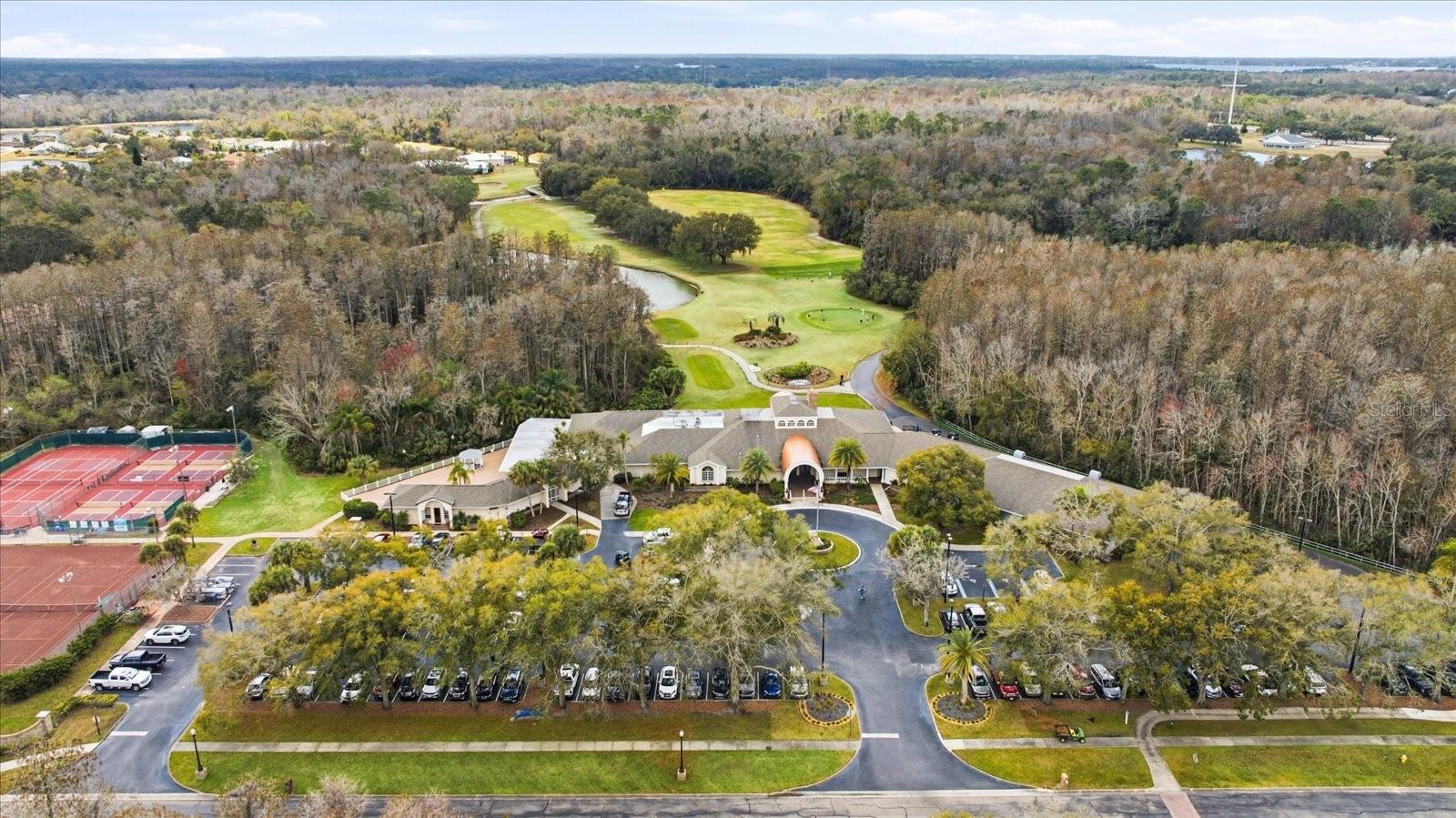 Crescent Oaks Country Club