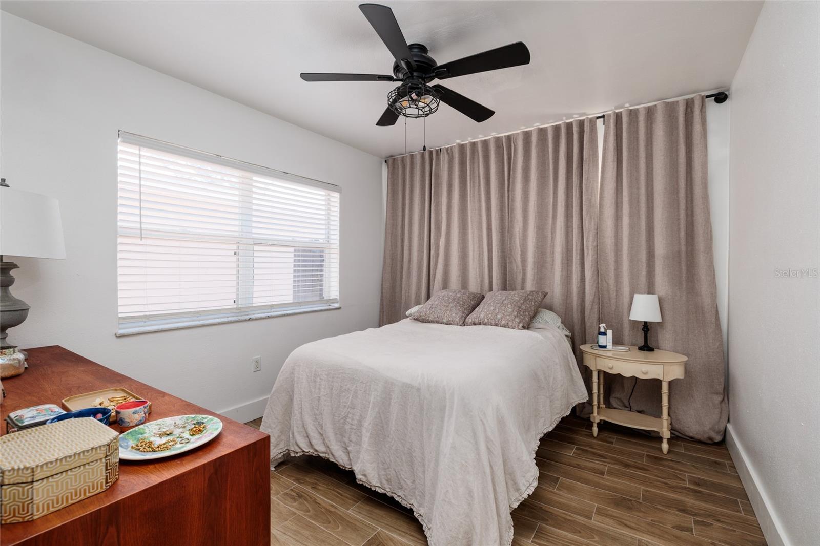 TB8477629 Property Photo