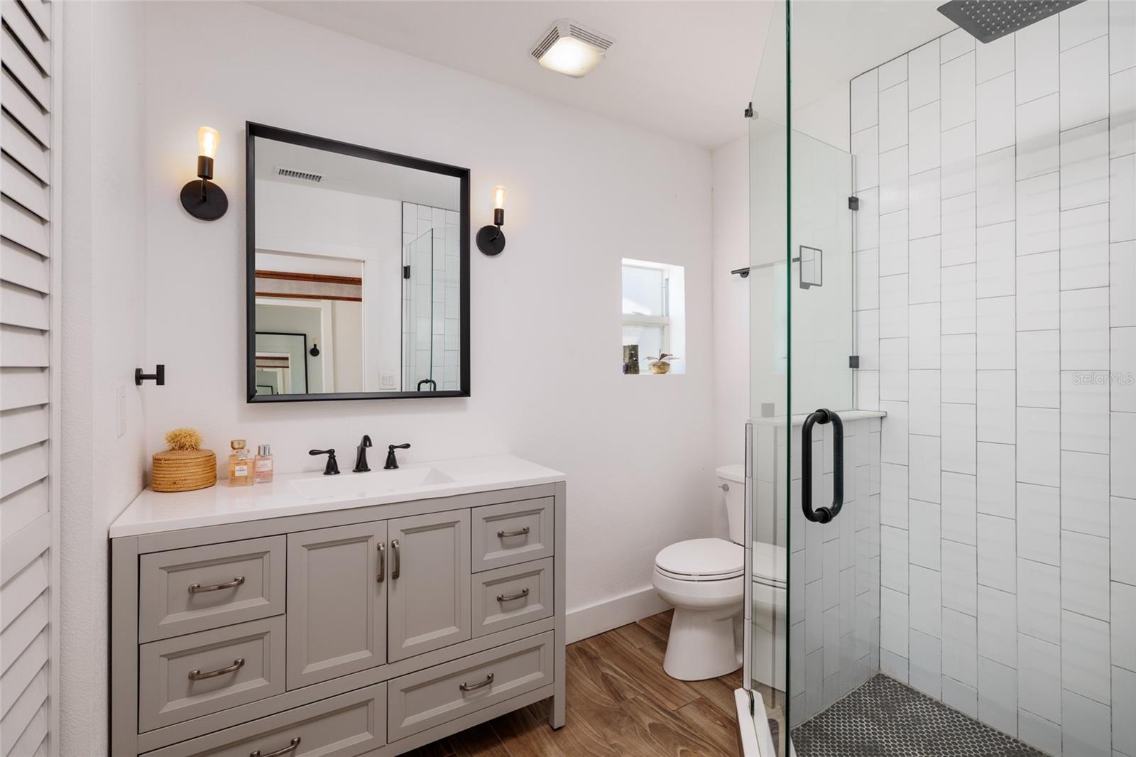 TB8477629 Property Photo