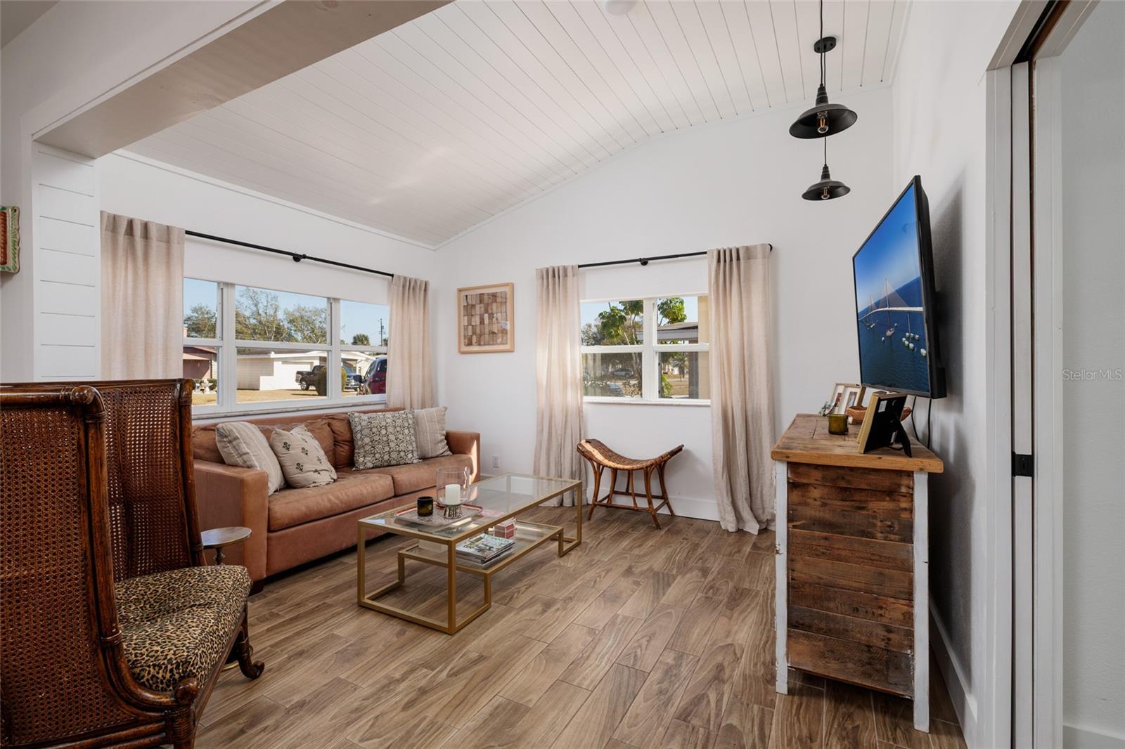 TB8477629 Property Photo