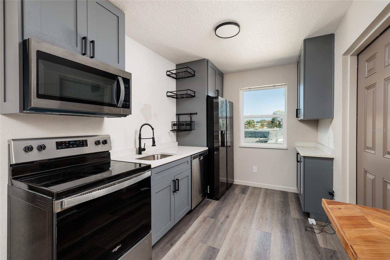 TB8477629 Property Photo