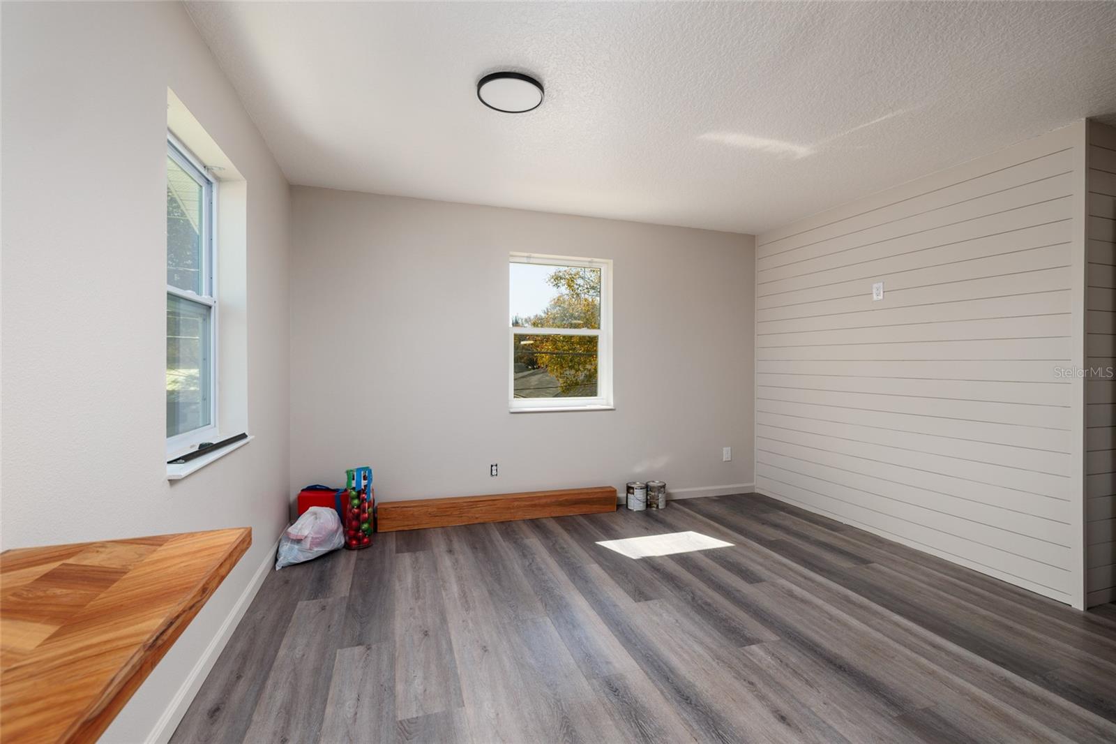 TB8477629 Property Photo