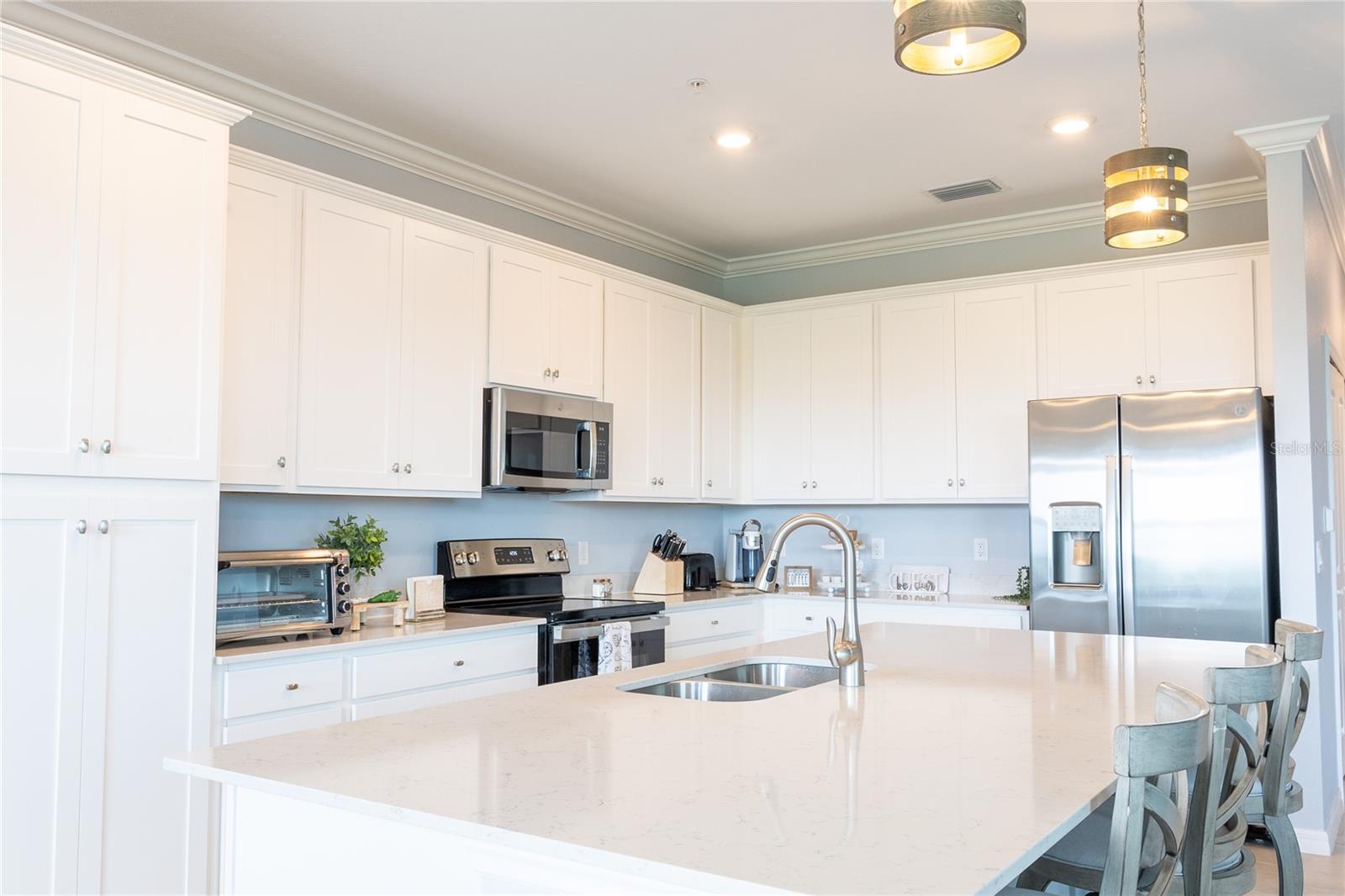 17902 GAWTHROP DR #401, BRADENTON, FL, 34211