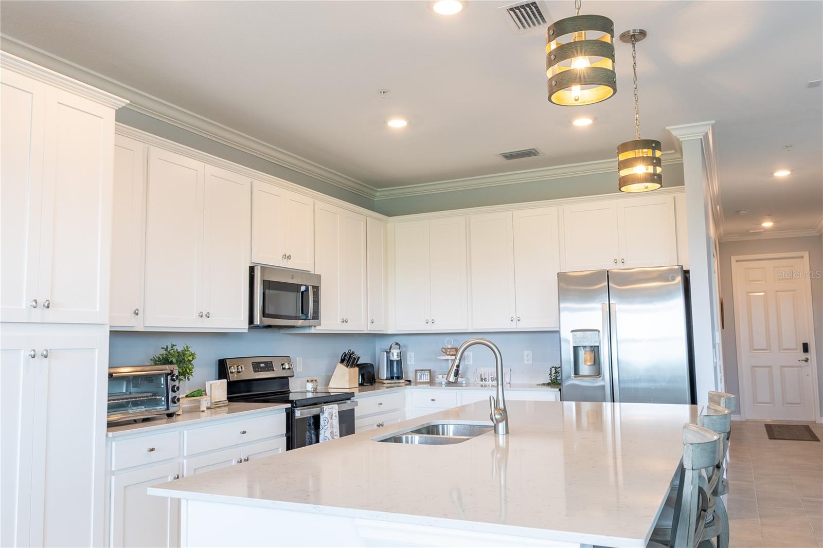 17902 GAWTHROP DR #401, BRADENTON, FL, 34211