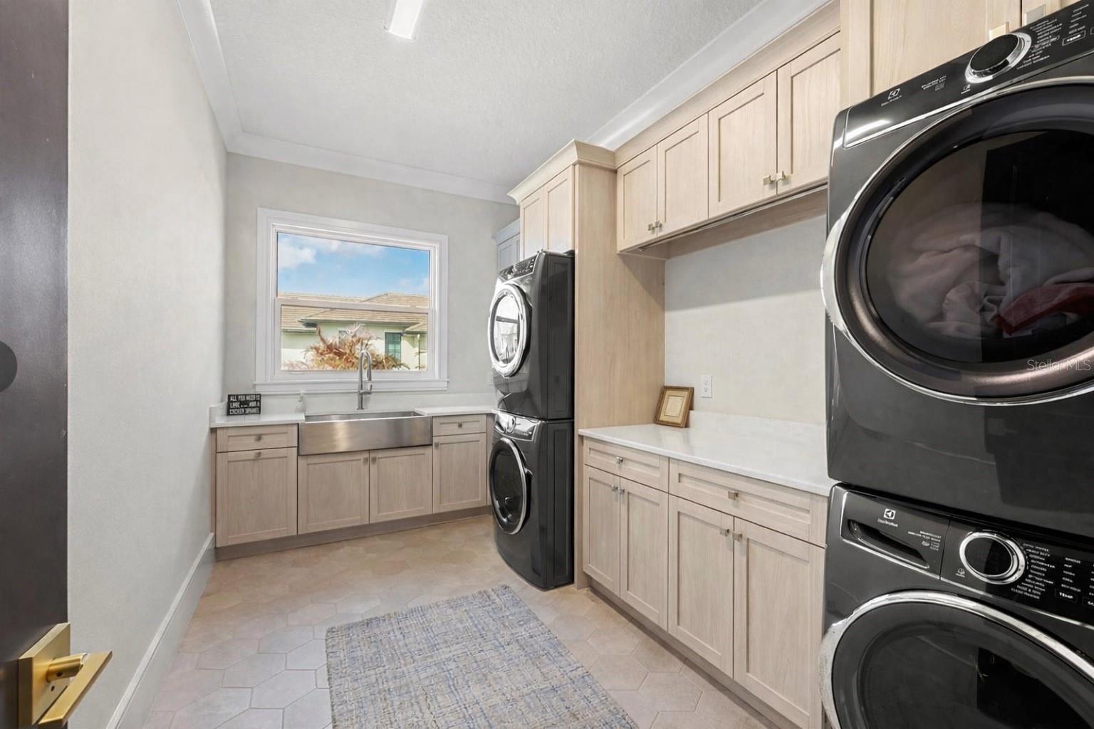 A4683069 Property Photo