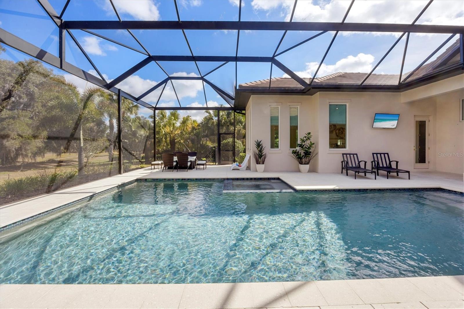 A4683069 Property Photo