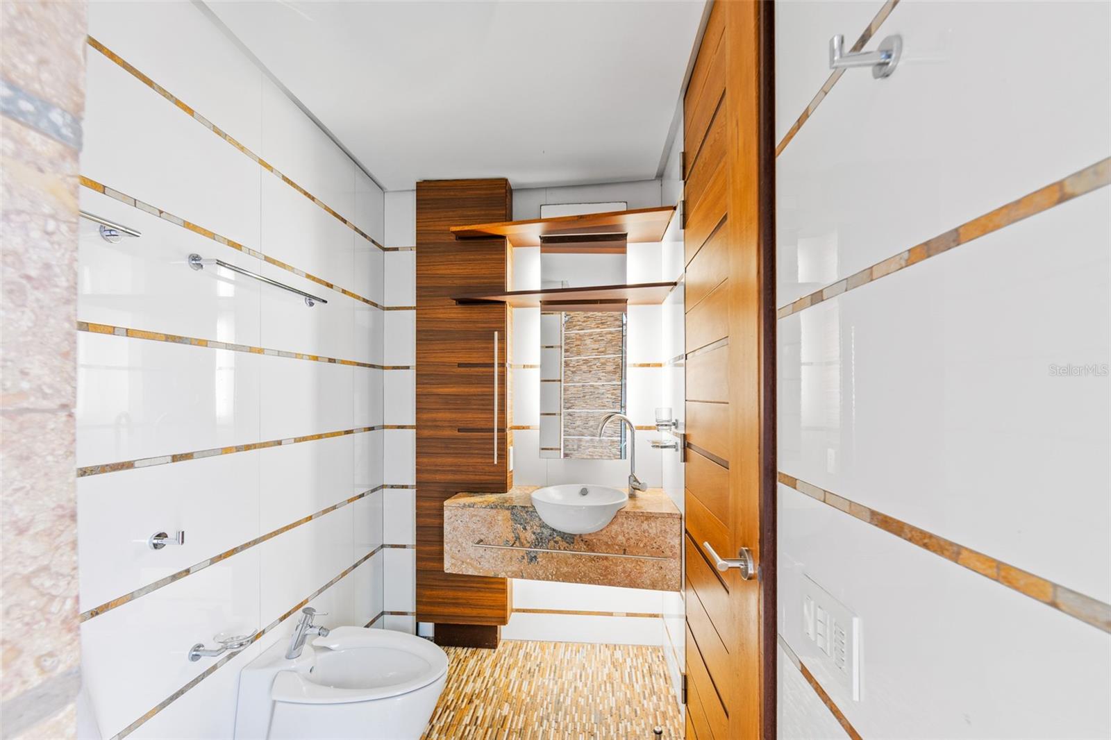 PR9119377 Property Photo