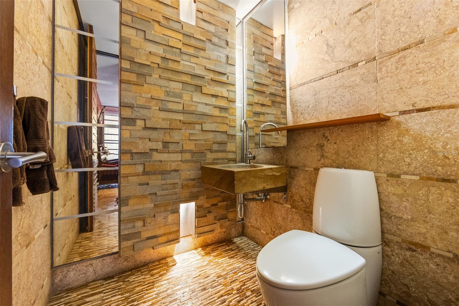 PR9119377 Property Photo