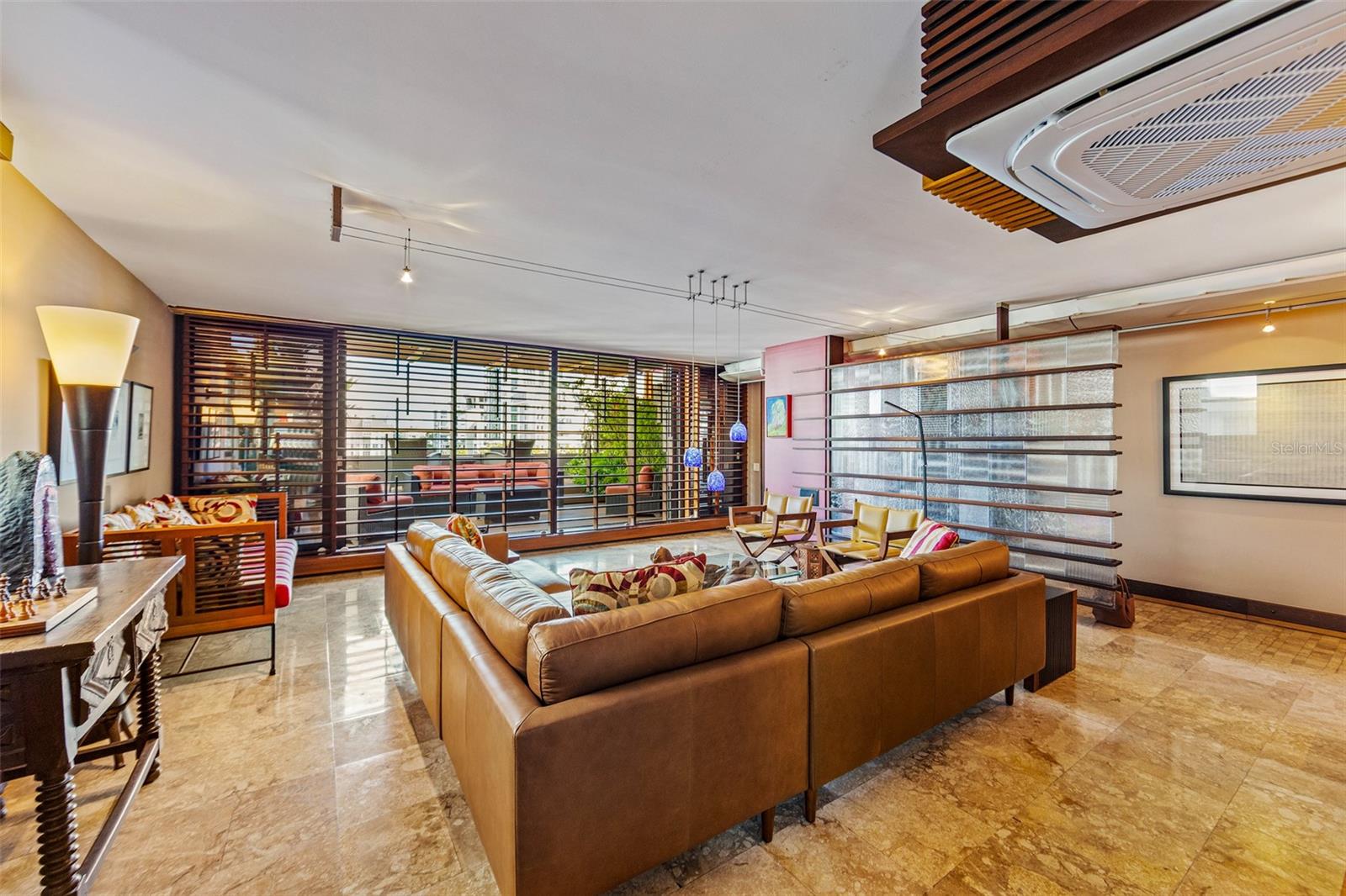 PR9119377 Property Photo