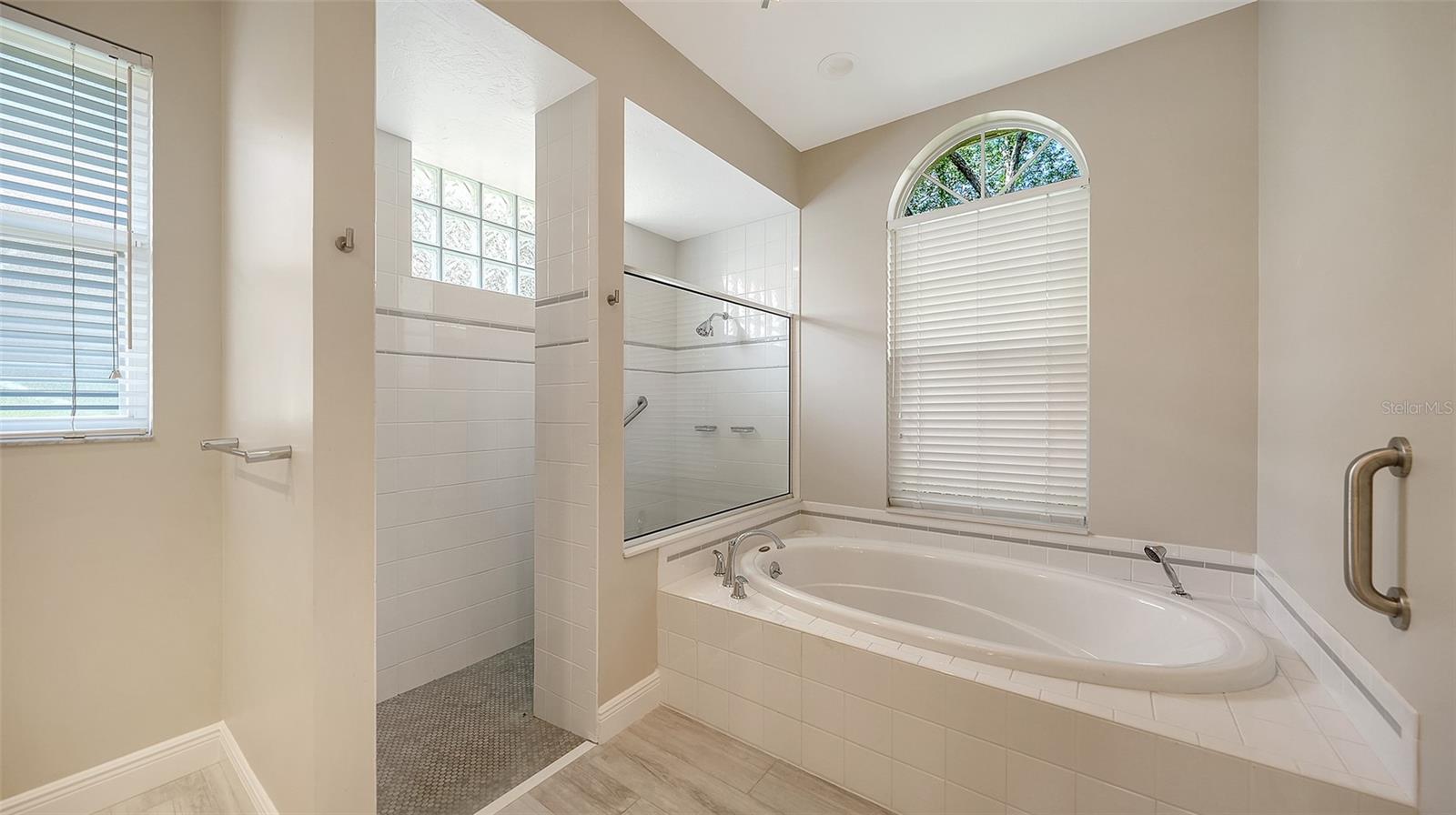 6309 THORNDON CIR, UNIVERSITY PARK, FL, 34201