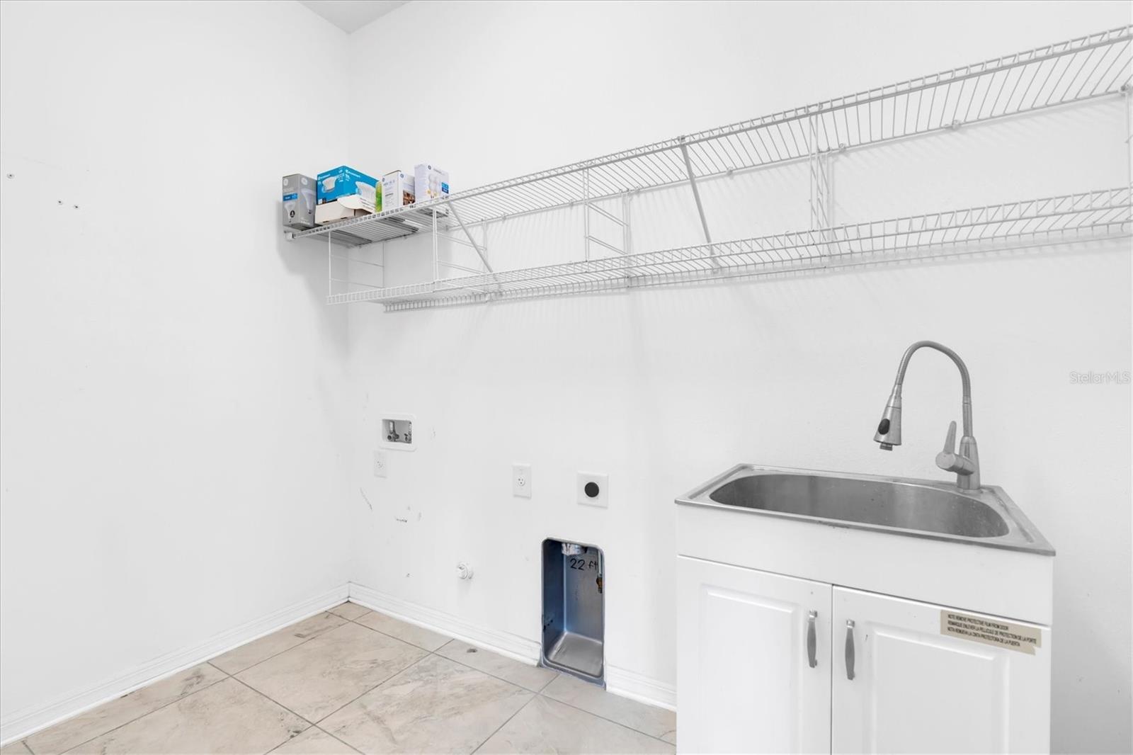 LAUNDRY WITH UTILITY SINK