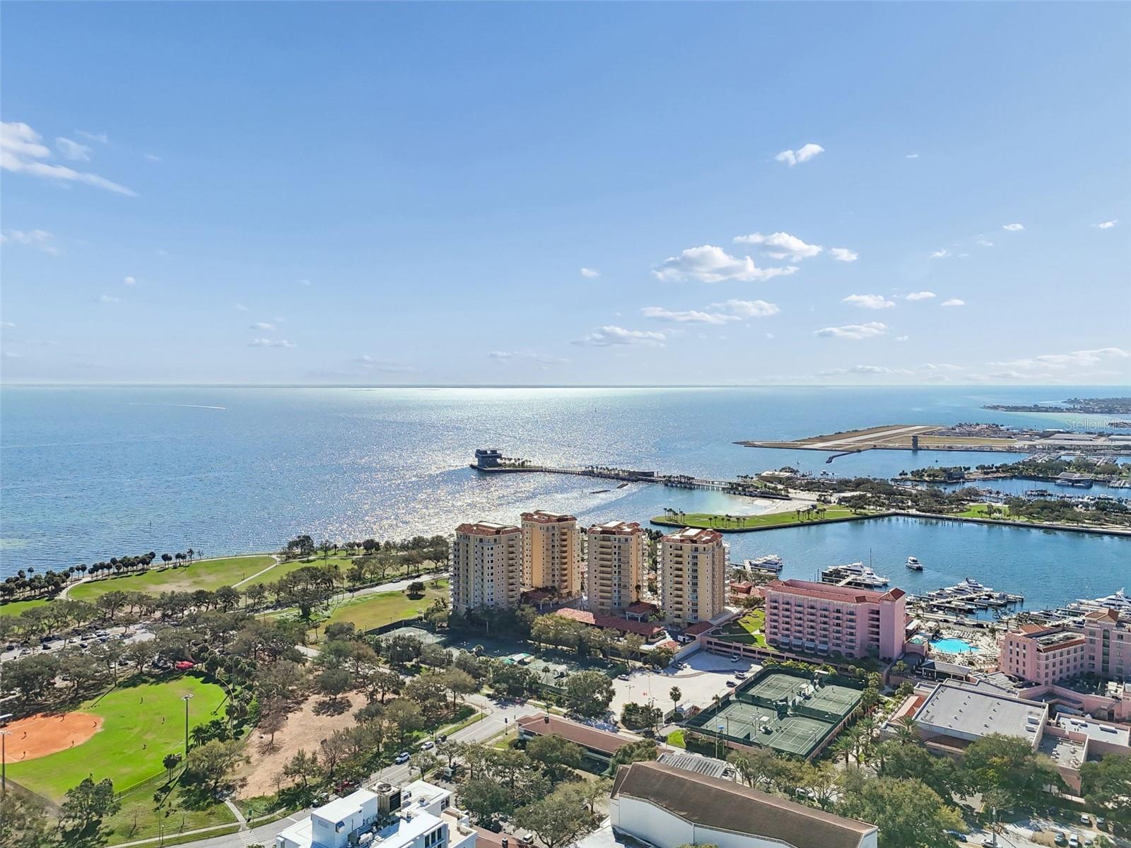 This shows how close to Tampa Bay and parks