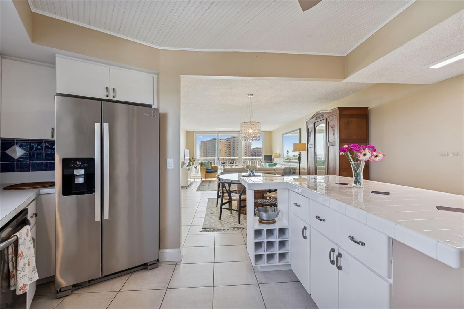 A kitchen that welcomes and flows into dining