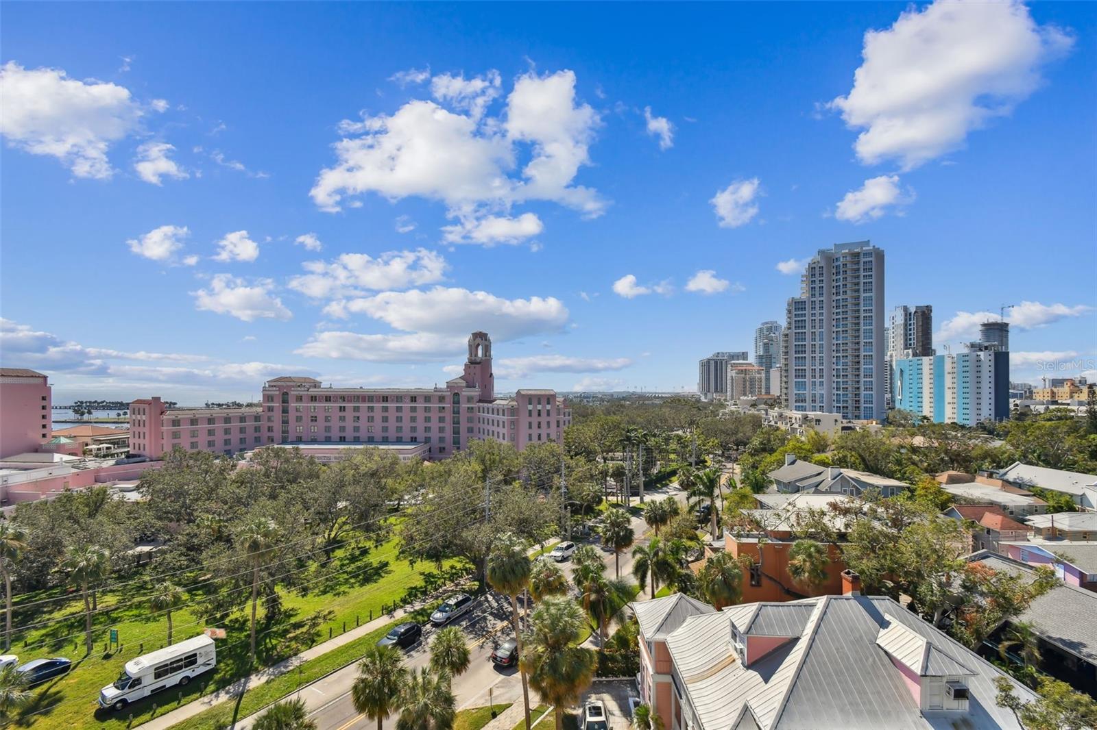 Location is desirable with Vinoy Hotel and downtown a short walk away