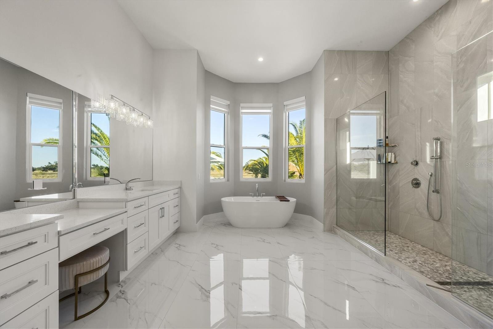 A4683096 Property Photo