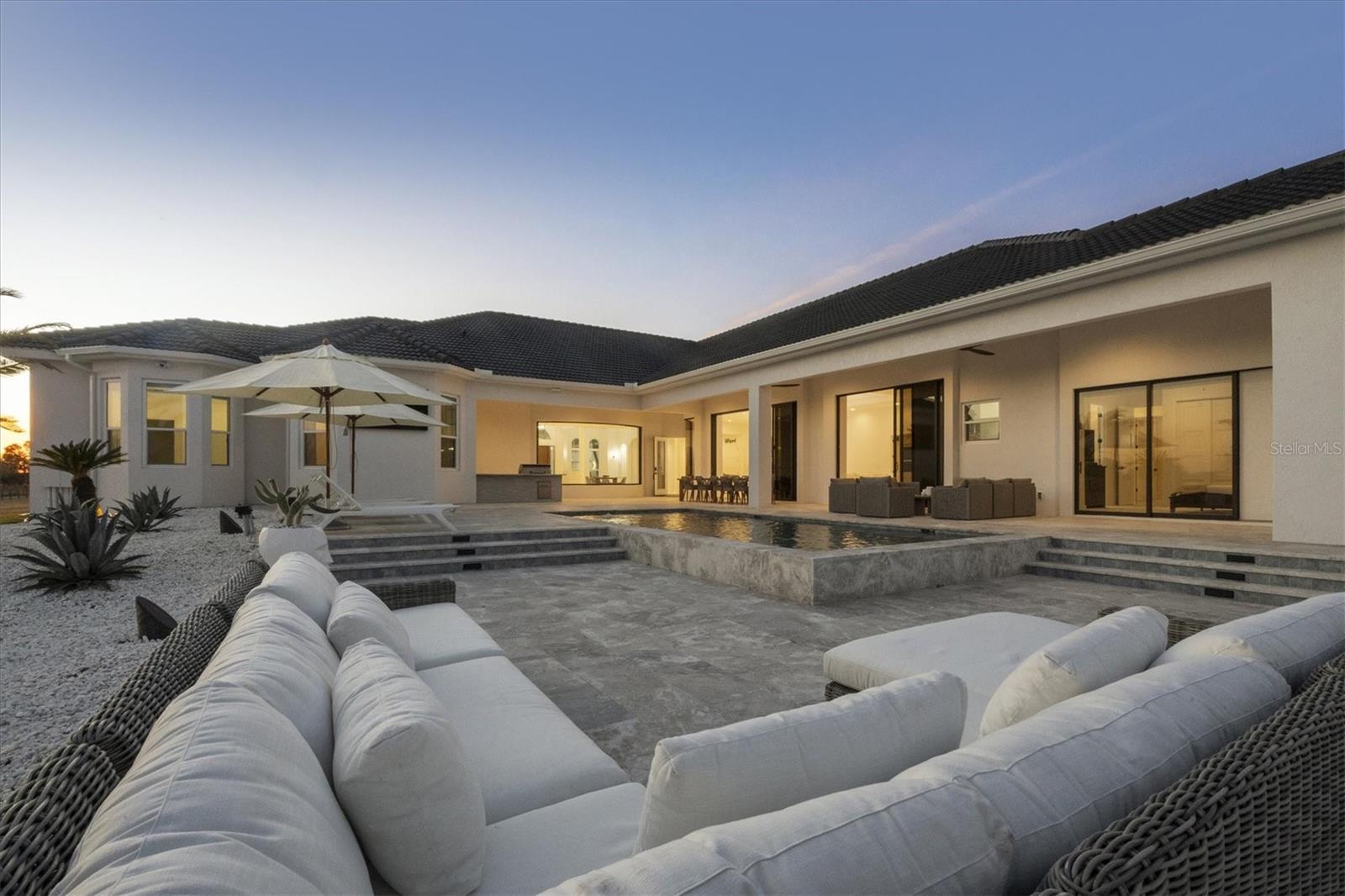 A4683096 Property Photo