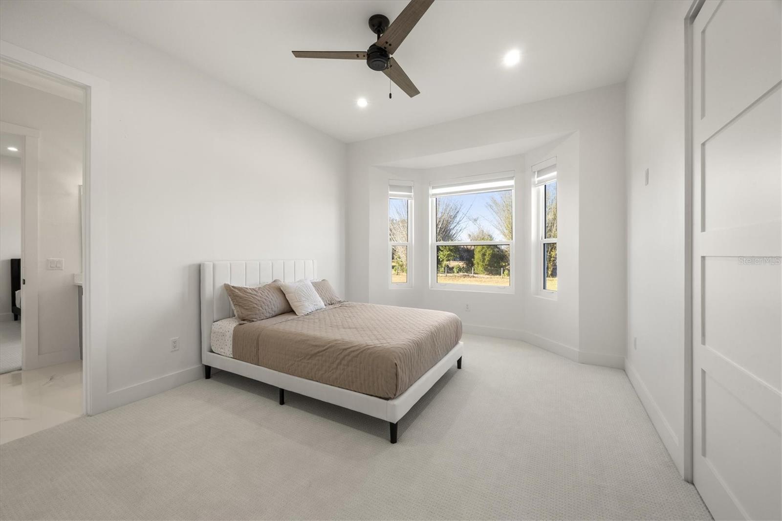 A4683096 Property Photo