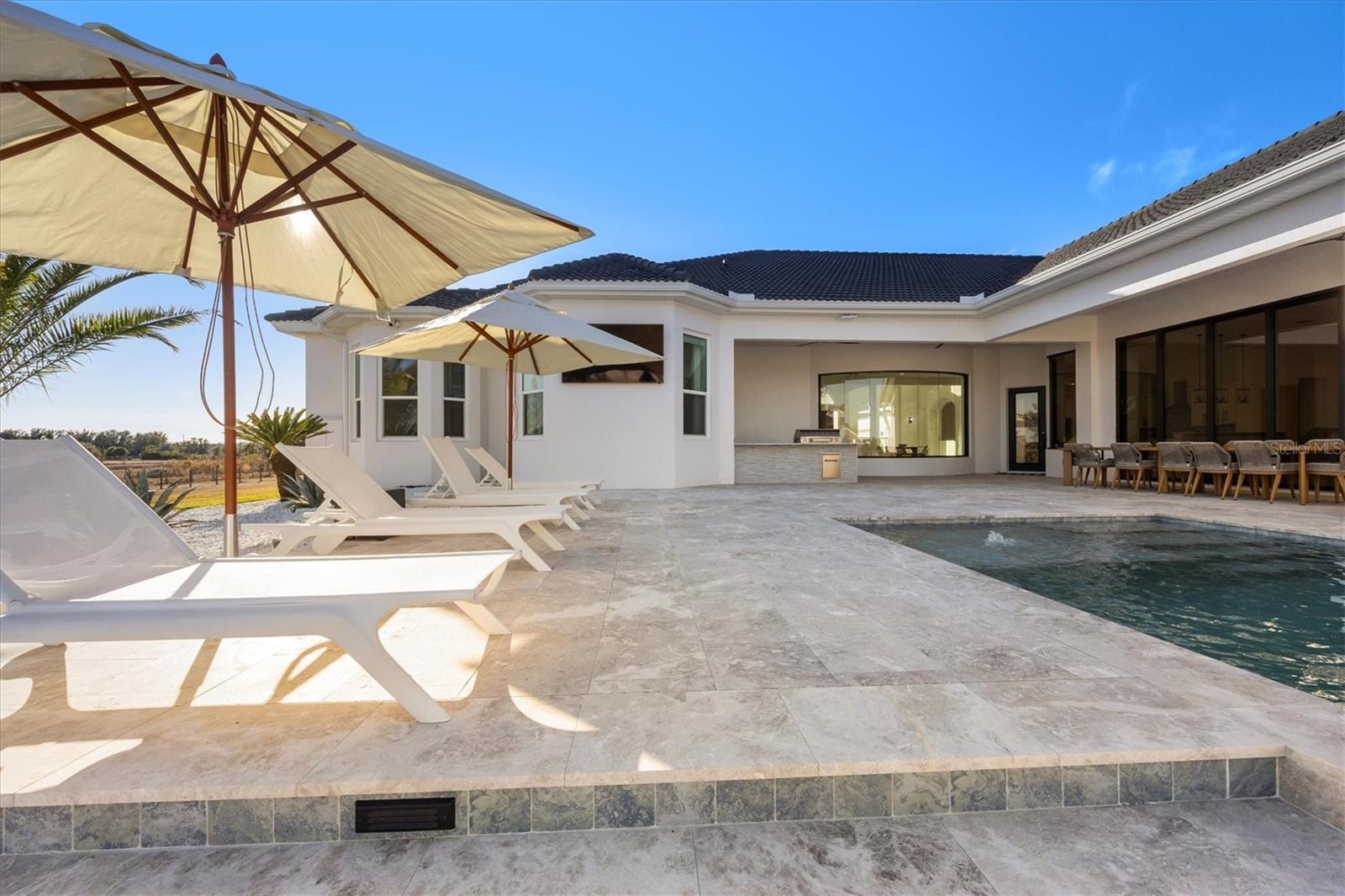 A4683096 Property Photo