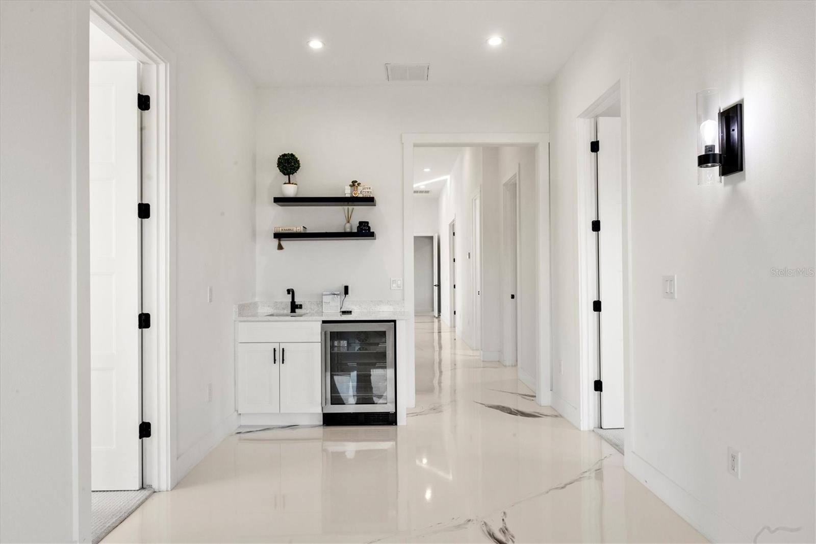 A4683096 Property Photo