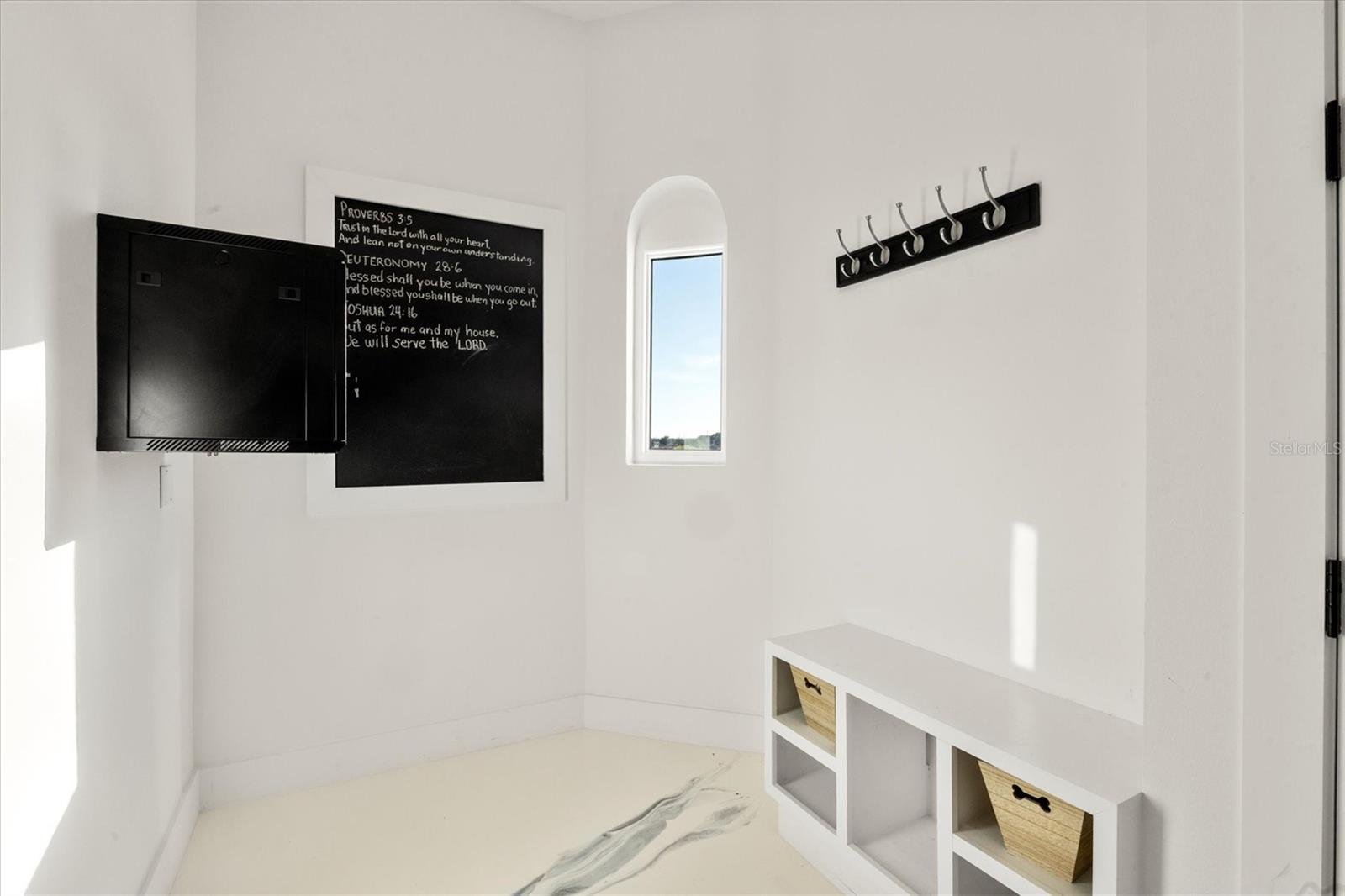 A4683096 Property Photo