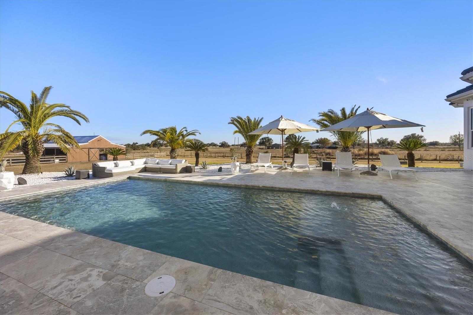 A4683096 Property Photo