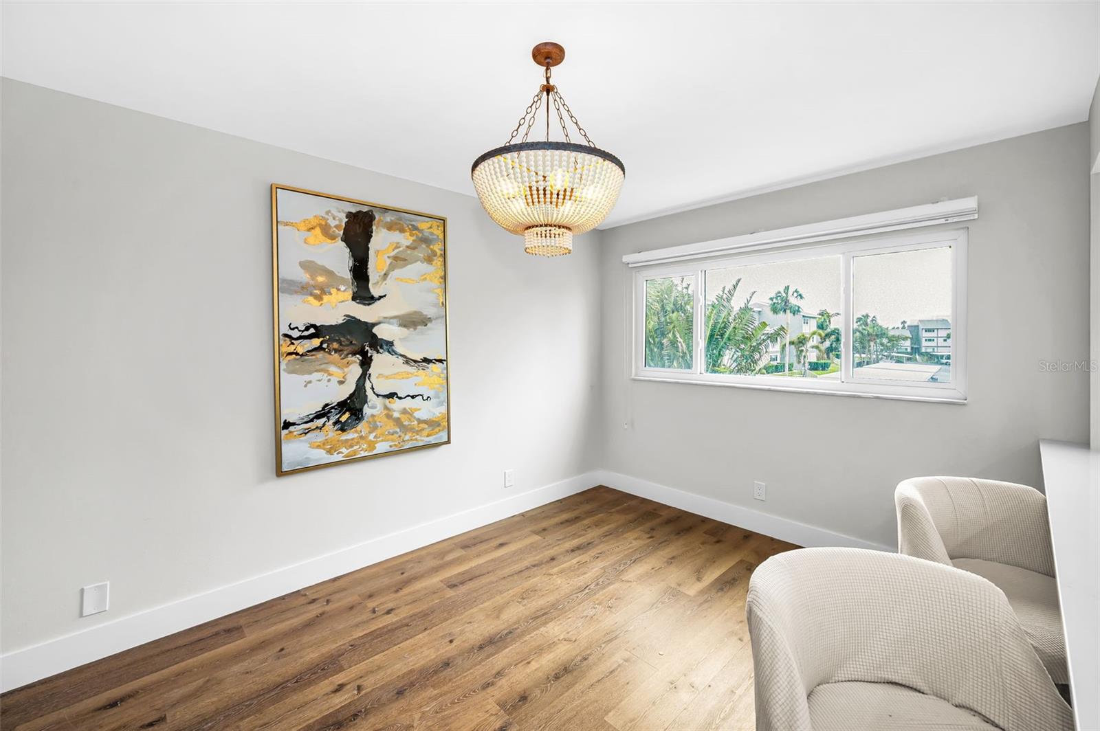 Large Dining area to accomodate everyday meals and conversation