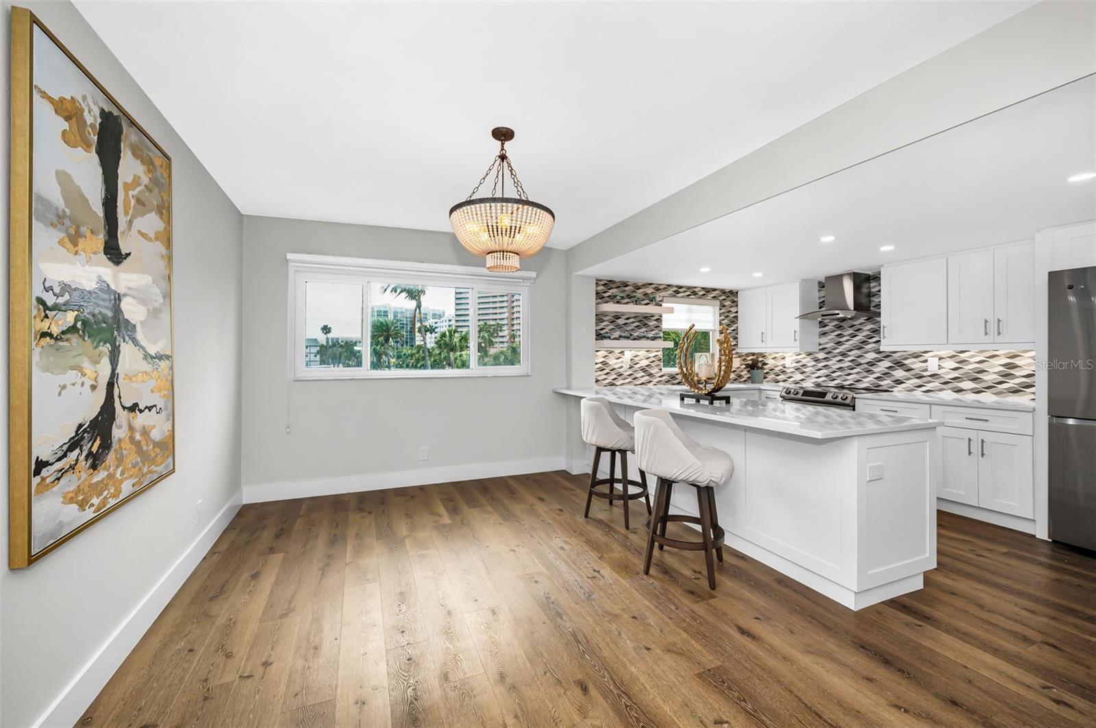 Kitchen / Dining Area Combination