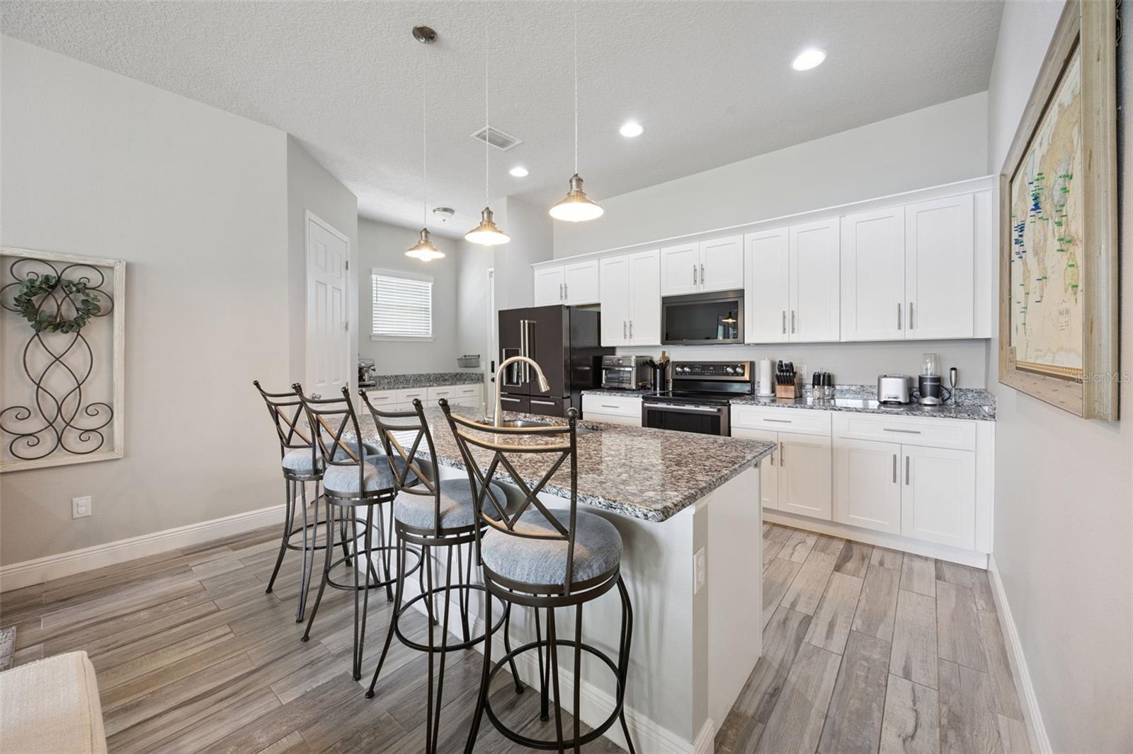 135 E CRYSTAL LAKE ST, ORLANDO, FL, 32806